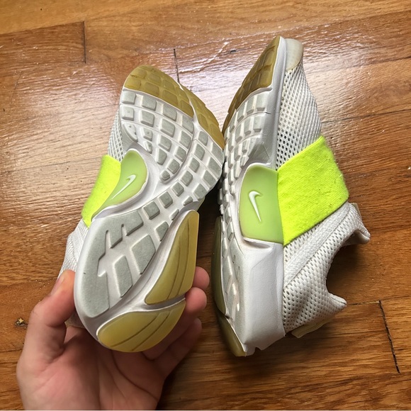 Womens White Nike Presto Shoes - Picture 7 of 8